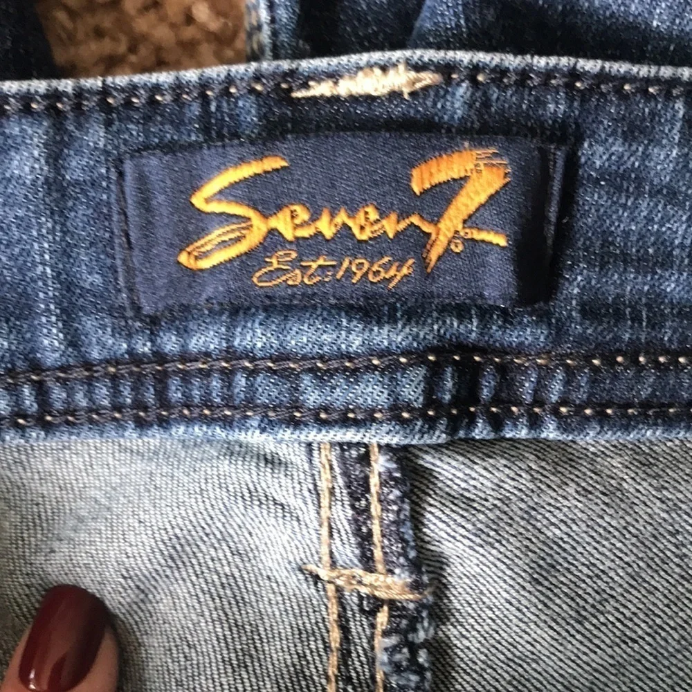 Seven7 jean shorts size 8
